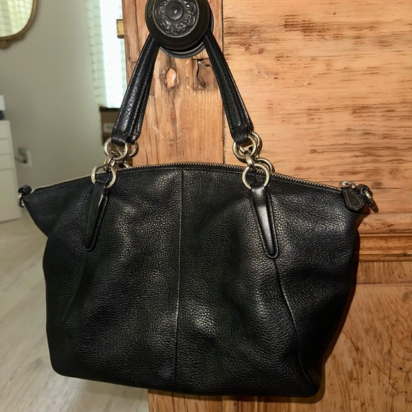 Coach Black Leather Women's Bag - Picture 2 of 3